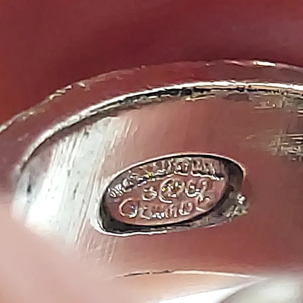 CHANEL Camelia Floral Swarovski Crystals Cocktail Ring in Silver. Sz 6.25